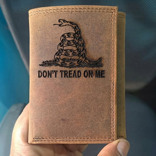 Men's Engraved Gadsden Flag Leather Trifold Wallet