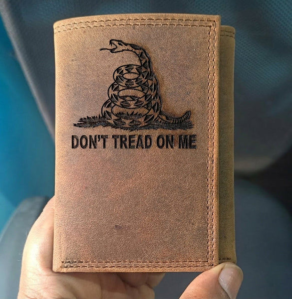 Men's Engraved Gadsden Flag Leather Trifold Wallet