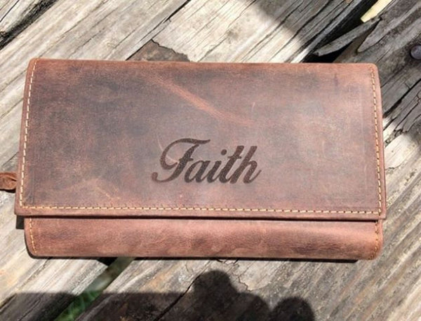 Lady's Leather Wallet, Multiple pockets